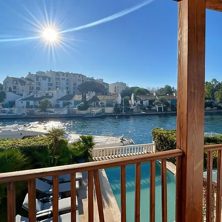 Charming House With Swimming Pool And Mooring *