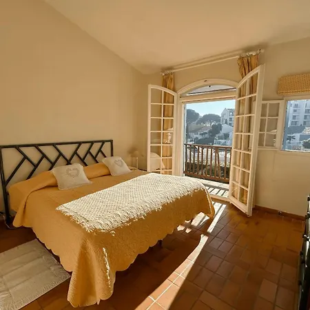 Vakantiehuis Charming House With Swimming Pool And Mooring Grimaud